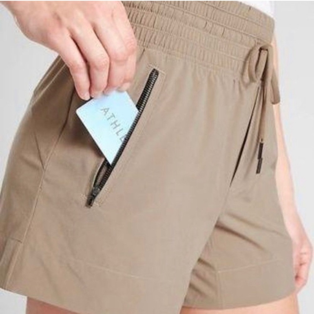 Athleta short